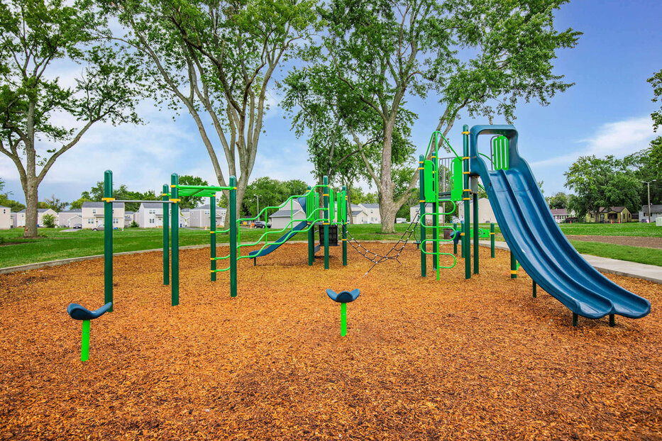related-corporate-properties-landscape-poplar-place-playground.jpg